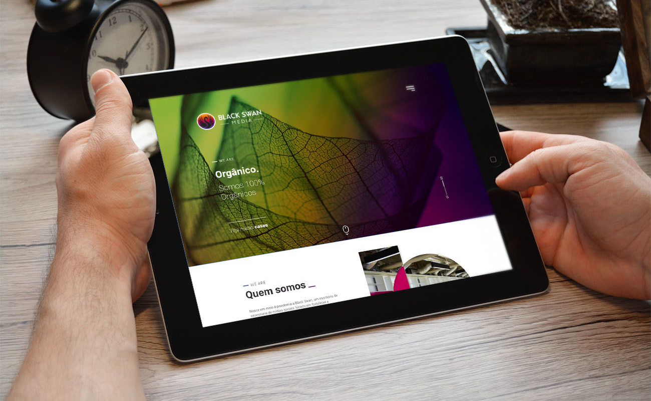 free_mockup_ipad_2_black_nottingham_2